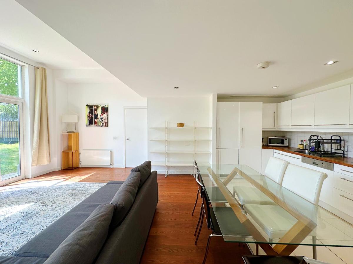 לונדון Portobello Dock Canalside Apartment מראה חיצוני תמונה